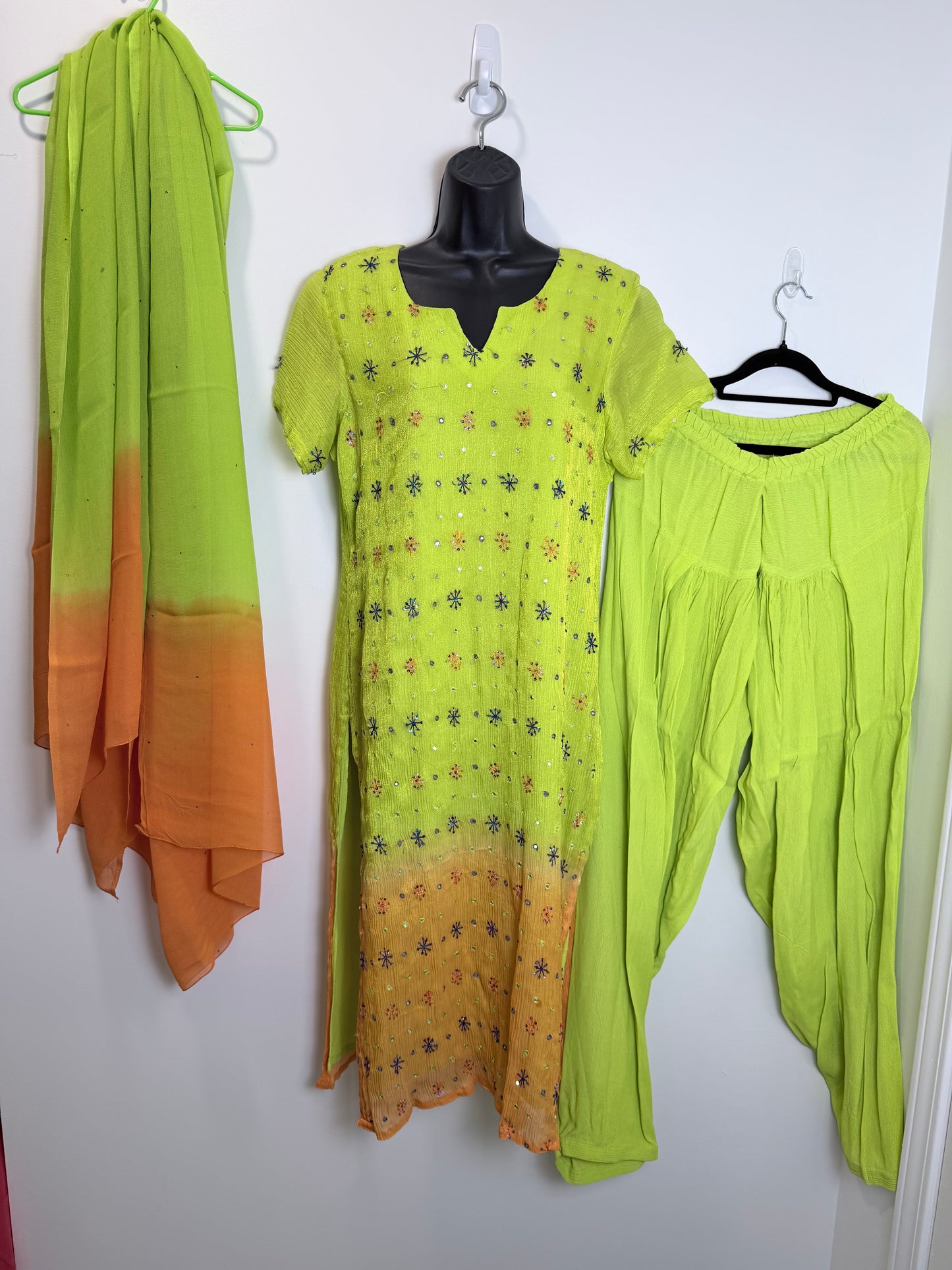 Lime Green Orange - Size 40