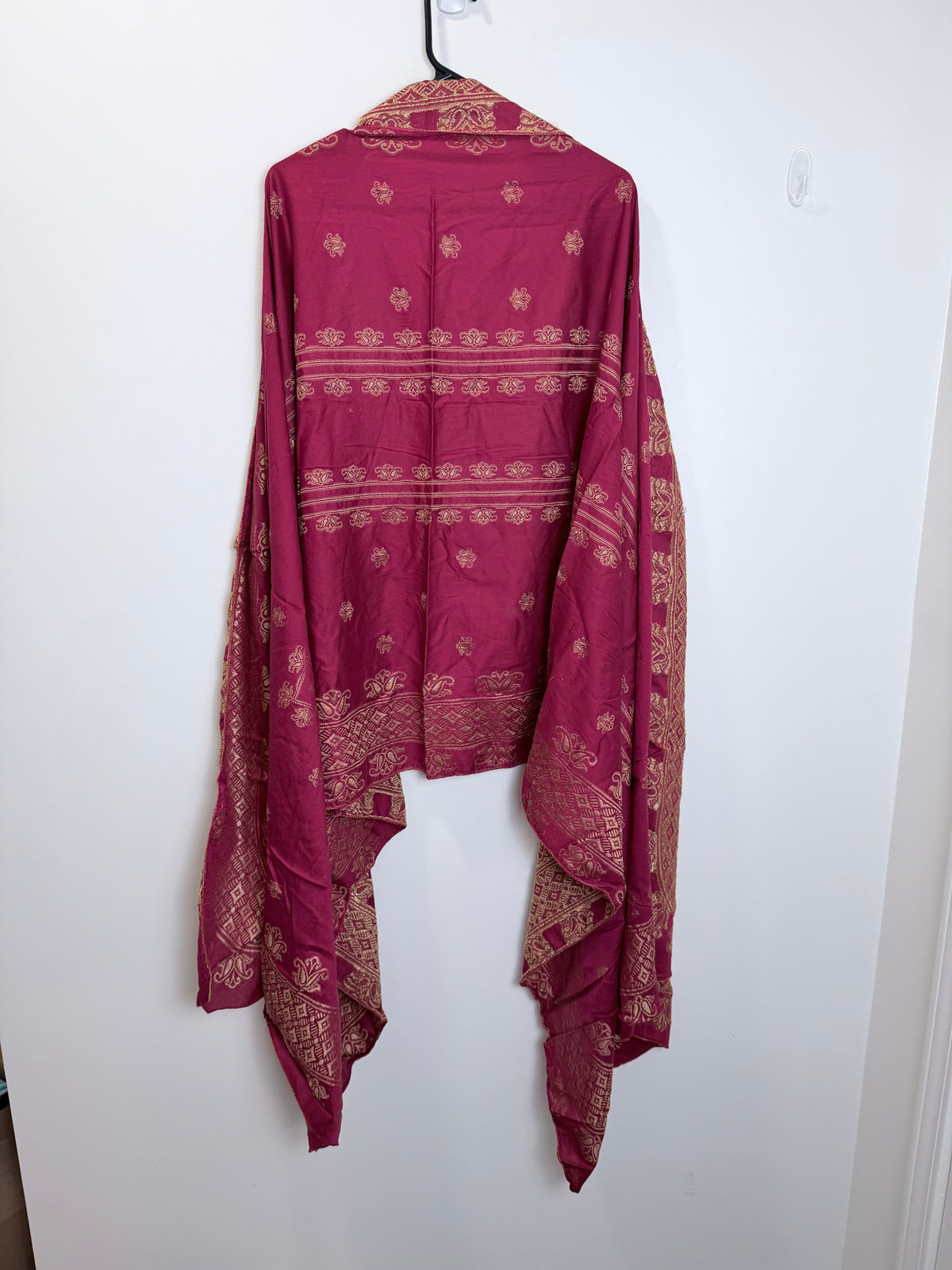 Red dupatta