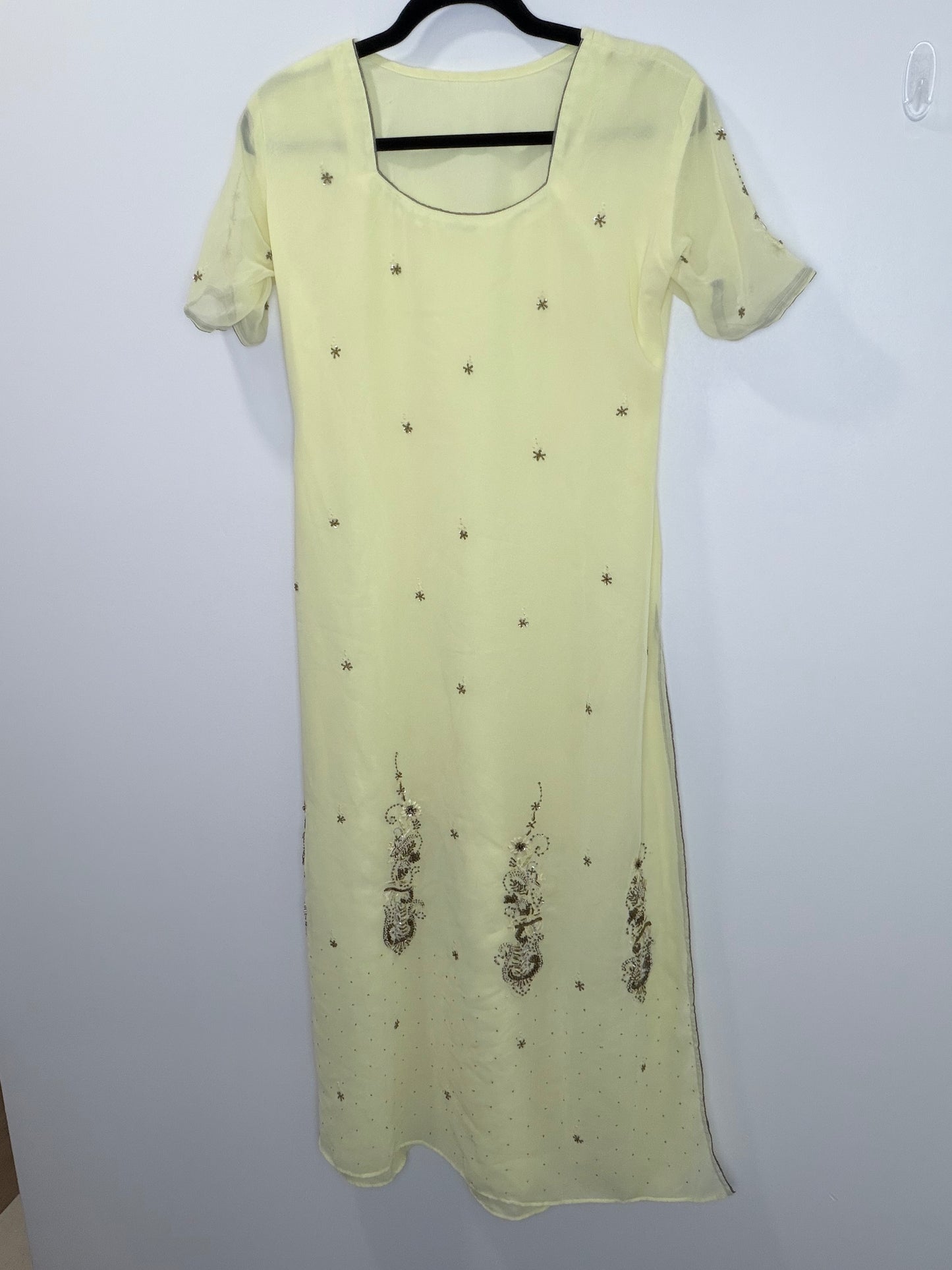 Pale yellow - 36